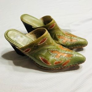 frye • green leather mules